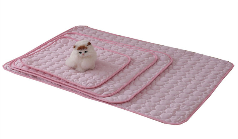 Pet Self-Cooling Ice Silk Washable Summer Mat Pad Perfect Indoors, Outdoors or in the Car | Friendly Material and Easy to Clean